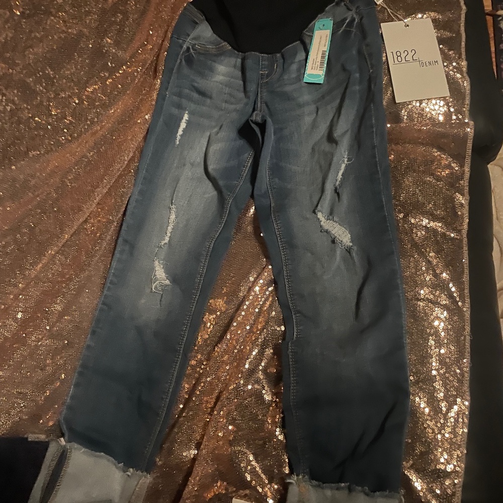 1822 Maternity jeans size 4/27 NWT